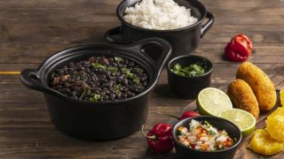 Feijoada reúne público e destina R$ 70 mil a entidades