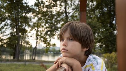 Maduras demais: O comportamento que encanta, mas pode esconder sofrimento emocional na infância
