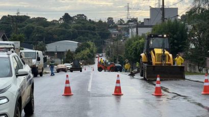 DEMUT segue auxiliando nas interdições de vias durante operação tapa-buracos da Casan