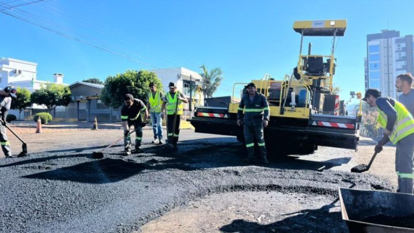 Xanxerê avança com pavimentação asfáltica em importantes vias dos bairros Veneza e La Salle