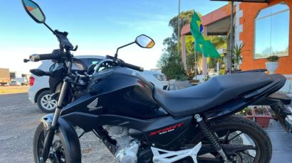 Polícia Militar recupera motocicleta furtada e apreende drogas em Faxinal dos Guedes