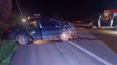 Colisão frontal deixa quatro feridos em Faxinal dos Guedes