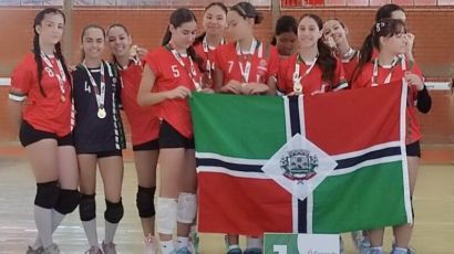 Xanxerê conquista título no vôlei feminino e garante vaga para a fase regional da Olesc