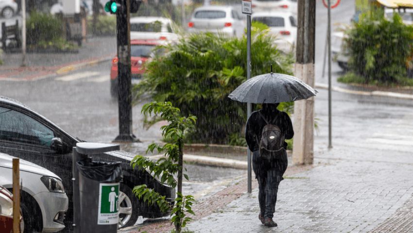 Semana de chuva forte em SC reflete tendência dos próximos meses