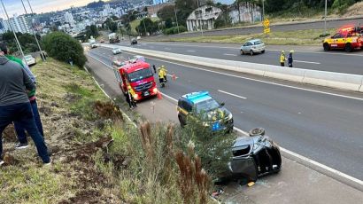 Motorista fica ferido após capotar veículo em Xanxerê