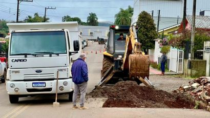 Operação tapa-buracos é realizada no bairro Nossa Senhora de Lourdes