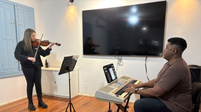 Alunos da oficina de violino do PROMFAC intensificam preparação para apresentações culturais