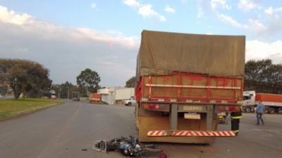 Motociclista fica ferido em acidente com caminhão em Xanxerê