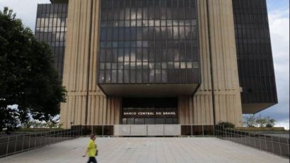 Mercado financeiro eleva projeção da inflação para 7,05% este ano