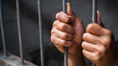 Homem é preso por dever mais de R$ 7 mil em pensão alimentícia 