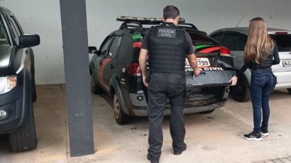 Homem é preso após ameaçar a ex com fotos segurando arma 