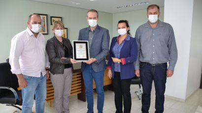 HRSP recebe da deputada Luciane Carminatti uma homenagem da Alesc