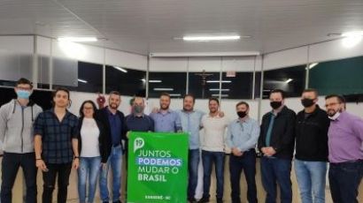 Dentinho é apresentado como pré-candidato a deputado em reunião regional do Podemos