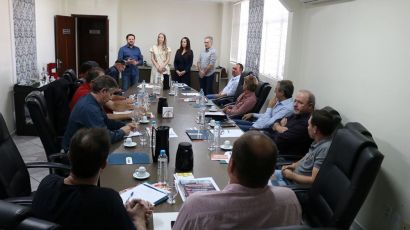 Assembleia de prefeitos da Amai aborda licenciamento ambiental, saúde e projetos regionais