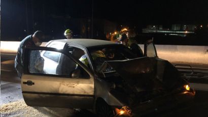 Bombeiros atendem acidente entre carro e caminhão na BR-282, em Xanxerê