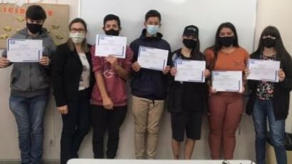 Mais de 40 adolescentes são capacitados através do Programa de Iniciação ao Trabalho