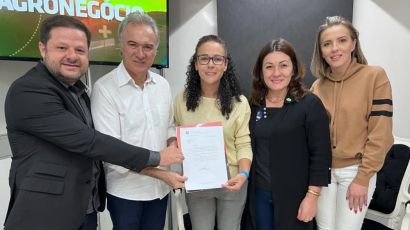 Prefeitura de Xanxerê recebe emenda de R$ 100 mil da deputada Carmen Zanotto