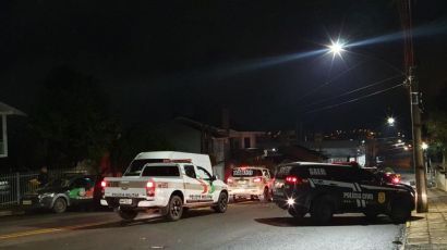 Polícia prende quatro pessoas durante operação contra o tráfico de drogas na região
