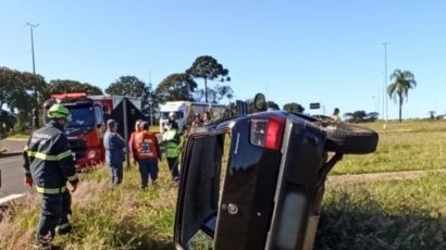 Capotamento de veículo é registrado na BR-282, em Xanxerê 
