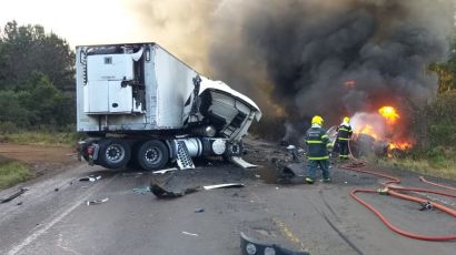 Duas pessoas morrem em grave acidente nesta terça-feira (21)