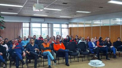 Prefeitura de Xanxerê reúne escolas e entidades para debater Semana da Pátria