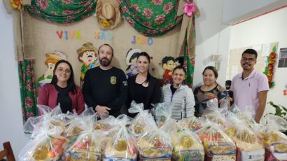 Polícia Civil de Xanxerê entrega alimentos arrecadados para instituições beneficentes