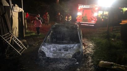 Veículo é consumido por incêndio nesta madrugada em Xanxerê
