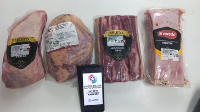 Mulher é presa após furtar carnes em supermercado de Xanxerê