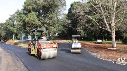 Iniciada execução da camada asfáltica na rodovia XRE-052