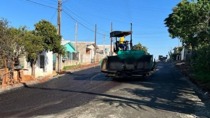 Bairro São Romero: iniciada pavimentação asfáltica na rua Goitacazes