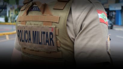 PM apreende torrões de maconha no bairro Vila União