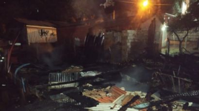 Bombeiros combatem incêndio em residência no bairro São Pedro