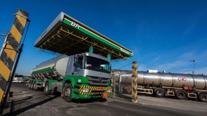 Petrobras anuncia nova redução no preço da gasolina