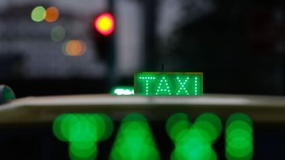Auxílio Taxista começa a ser pago com parcela dobrada