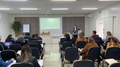 Servidores da região participam de formação sobre eSocial Fase III na Amai