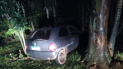 Colisão entre carro e caminhão é registrada na SC-480