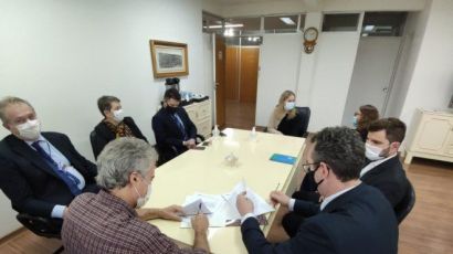 Prefeitura de Xanxerê assina contrato de R$ 12 milhões para asfalto e compra de máquinas