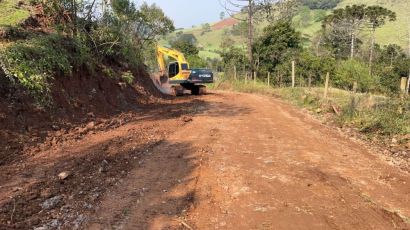 Secretaria de Agricultura está fazendo reabertura de estradas rurais