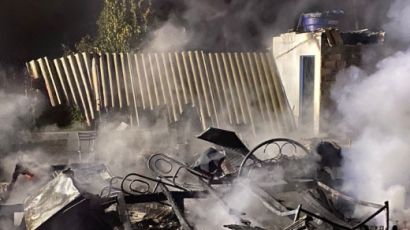Residência unifamiliar é consumida por incêndio