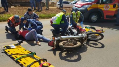 Colisão entre motocicleta e caminhão deixa duas pessoas feridas na SC-480