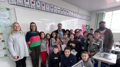 Prefeitura de Xanxerê entrega chromebooks para alunos da rede municipal de ensino