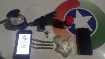 Homem é preso com drogas, arma e munições em Xaxim