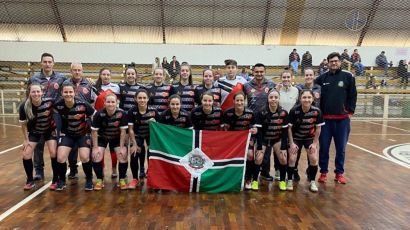 Futsal feminino de Xanxerê é bicampeão da fase regional do Jasc