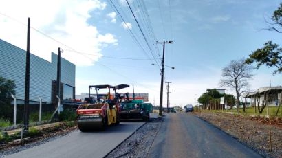 Pavimentação asfáltica na Avenida Valdir Brolo está sendo finalizada