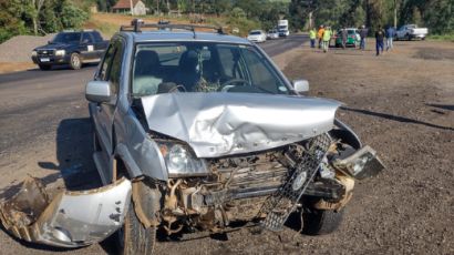 Mulher fica encarcerada após acidente de trânsito em Ponte Serrada