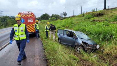 Condutora fica encarcerada em acidente  na BR-282, em Xaxim