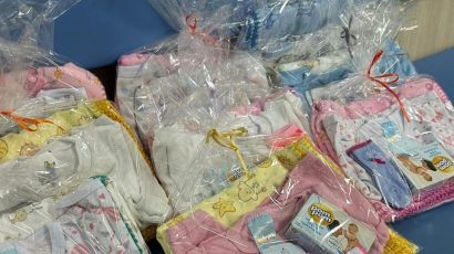 Bebês da UTI Neonatal do HRSP recebem presentes no Dia da Criança