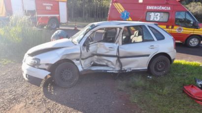 Mulher fica ferida em colisão na SC-155