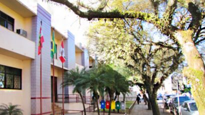 Idosa acusada de realizar aborto ilegal que culminou em morte de jovem vai a júri popular