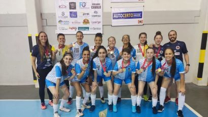 Faxinal dos Guedes conquista título dos Jogos da Amai no futsal feminino